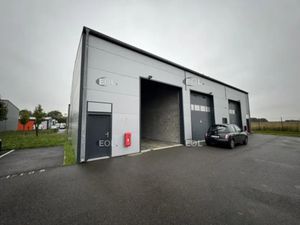 Local d'activités avec bureaux neuf de 142m² à louer  Combs la Ville (77) - EOL