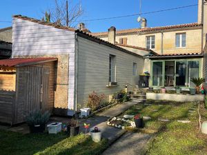 A Cognac  maison de charme 2 chambres et jardin