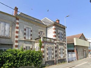 Ensemble immobilier à vendre avec maison et dépôt