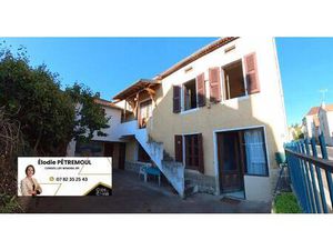 Maison à rénover avec cour  jardin et garage