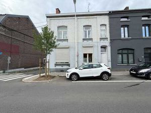 MONS - Studio avec cuisine  douche et wc commun