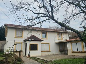 Maison idéalement placée des années 60