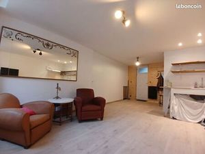 Appartement rénové proche commodités