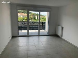 Appartement récent 40m2 avec parking