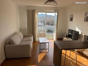 Studio entièrement meublé  neuf et ensoleillé