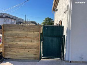 Grand f2/ Terasse privée et cabanon