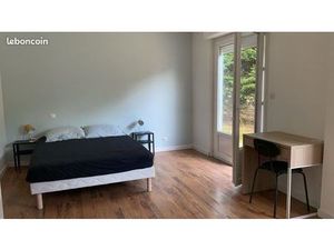 Grand studio clair rez-de-jardin Lannion