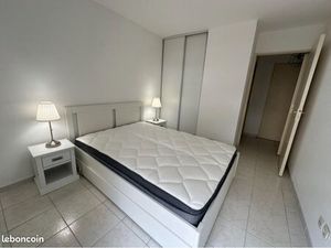 T2 meublé avec la terrasse avec le garage-box à Marseille 13009