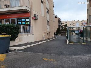 Box fermé à louer 20 avenue de Nice 06800