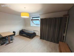 Studio spacieux proche Mairie