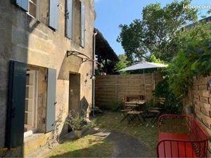 à louer – maison de ville t3 meublée – guîtres