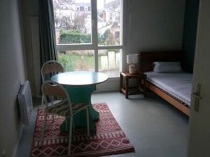 Studio meublé et parking