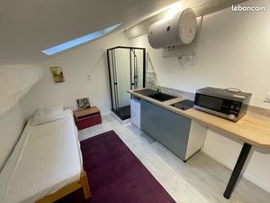 Loue studio meublé avec eau froide comprise