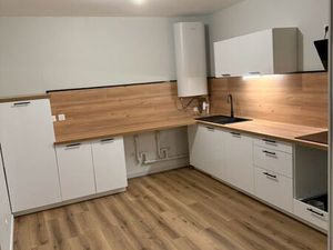 Appartement T4 refait à neuf - parking privé