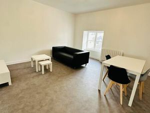 LOCATION - Appartement 50m2 en plein centre de LAVAL