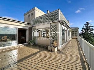 Dernier étage- Terrasse 47 m2- 4 chambres- RER à 6 min- 3 places de parking