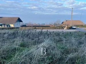 Publier - Terrain constructible de 676 m² avec PC purgé - Vue dégagée