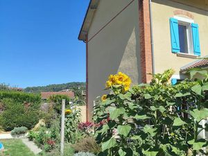 Charmante maison avec cave  atelier et possibilité de garage