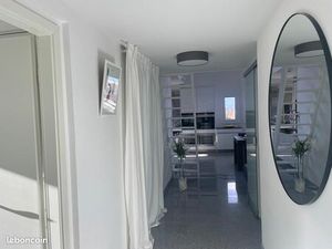 • Appartement de prestige sous les toits à Annecy – suite parentale  spa et cuisine haut d