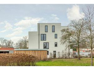 Knappe nieuwbouwpenthouse met zonnig terras