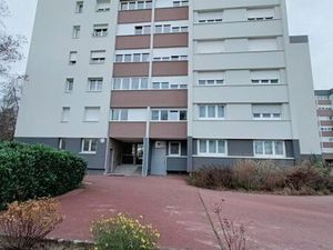 Apparemment 4 pièces