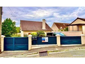 Maison divisée en 2 logements