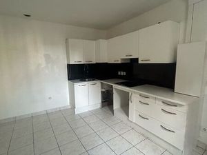 F2 lumineux – Centre-ville de Creil – 5 min gare – Proche toutes commodités