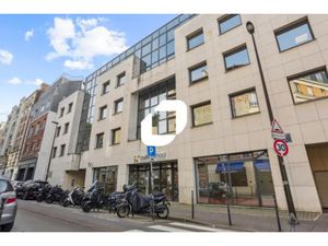 A LOUER  AU PIED DU METRO JEAN JAURES