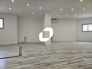 Bureaux rénovés ERP5 accès PMR avec Terrasse et parking