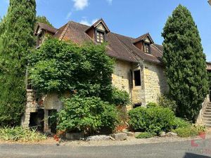 Ensemble immobilier : maison  gîte  piscine