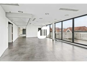 A VENDRE  IDEAL POUR CENTRE MEDICAL OU FORMATION