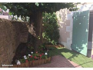 T3 rénové avec cour proche av de la Libération