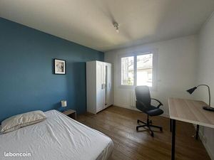 Chambre 1 pièce 200 m²