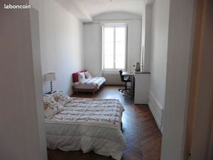 Chambre 5 pièces 25 m²