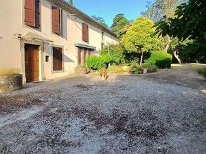 Location grande maison nichée au cœur d'un Domaine verdoyant