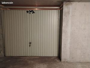 Garage proximité immédiate hôpital de la Croix Rousse
