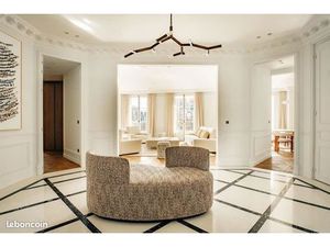 Appartement 5 pièces 222 m²