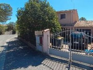 Très RARE : VENTE VILLA 97 M2 Habitable/ total Surface utilisable 132 M2 Dans les HAUTS De