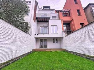 AVENUE DU ROI // Sous-plex totalement rénové avec jardin