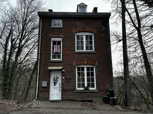 Maison 4 façades avec jardin  4 chambres  bureau et garage