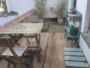 Charmant appartement avec terrasse à l'arrière donc calme