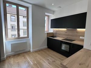 GRENOBLE 3 pièces plus cuisine équipée