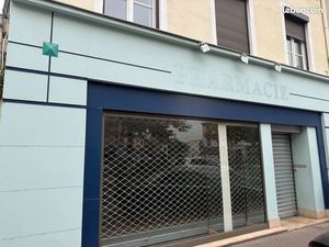 Local commercial 80 m² – Lyon 3 Montchat – Belle vitrine – Place dynamique