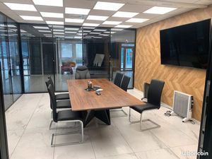 Bureaux 236 m² – 8 bureaux + salle de réunion – Parc sécurisé