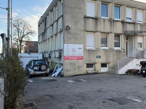 Batiment bureaux et cuisine