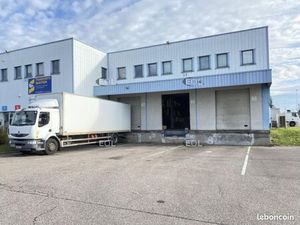 Local industriel 1 199 m²