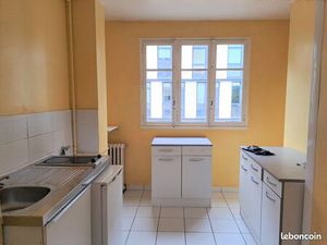 F 3 centre ville à LYON 69001