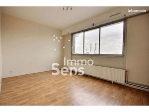 Studio 1 pièce 25 m²