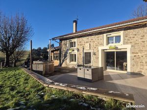 Maison en pierre avec Jardin