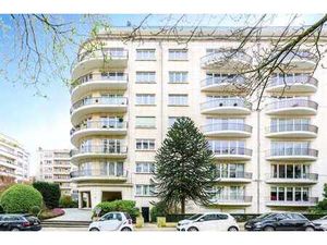 Av. W. Churchill - appart. 3 chambres + Terrasse sud